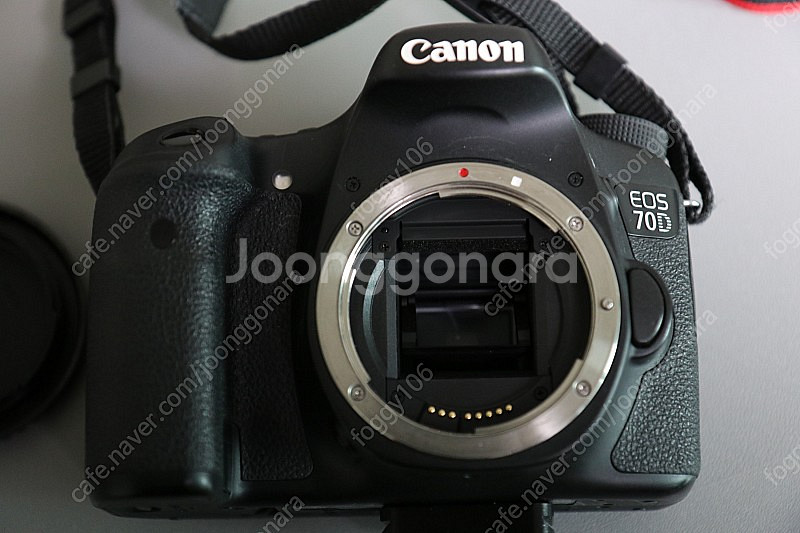 캐논 70D + 세로그립 BG-E14 팝니다.--2