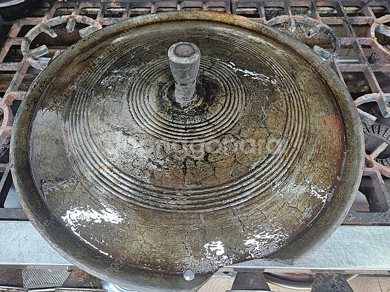 삼화금속 무쇠 솥뚜껑 조금깨짐 지름51cm 팜(서울분당...--0