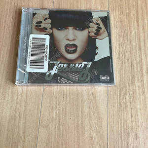Jessie J - Who You Are(Deluxe Edition) 미개봉 CD 팝니다.