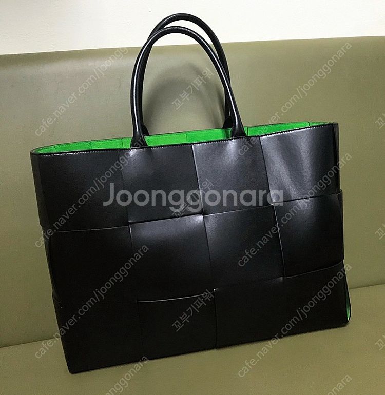 보테가보네타 아르코 라지 토트 550만원짜리--0