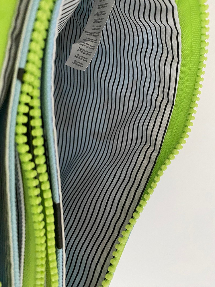 밀란MILAN 펭귄필통 판매합니다.--4