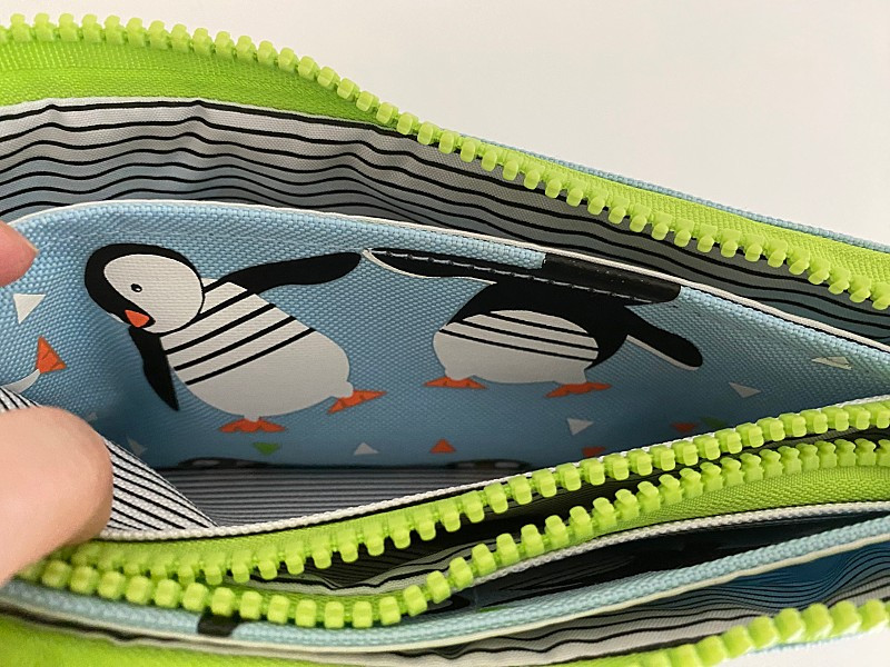 밀란MILAN 펭귄필통 판매합니다.--5