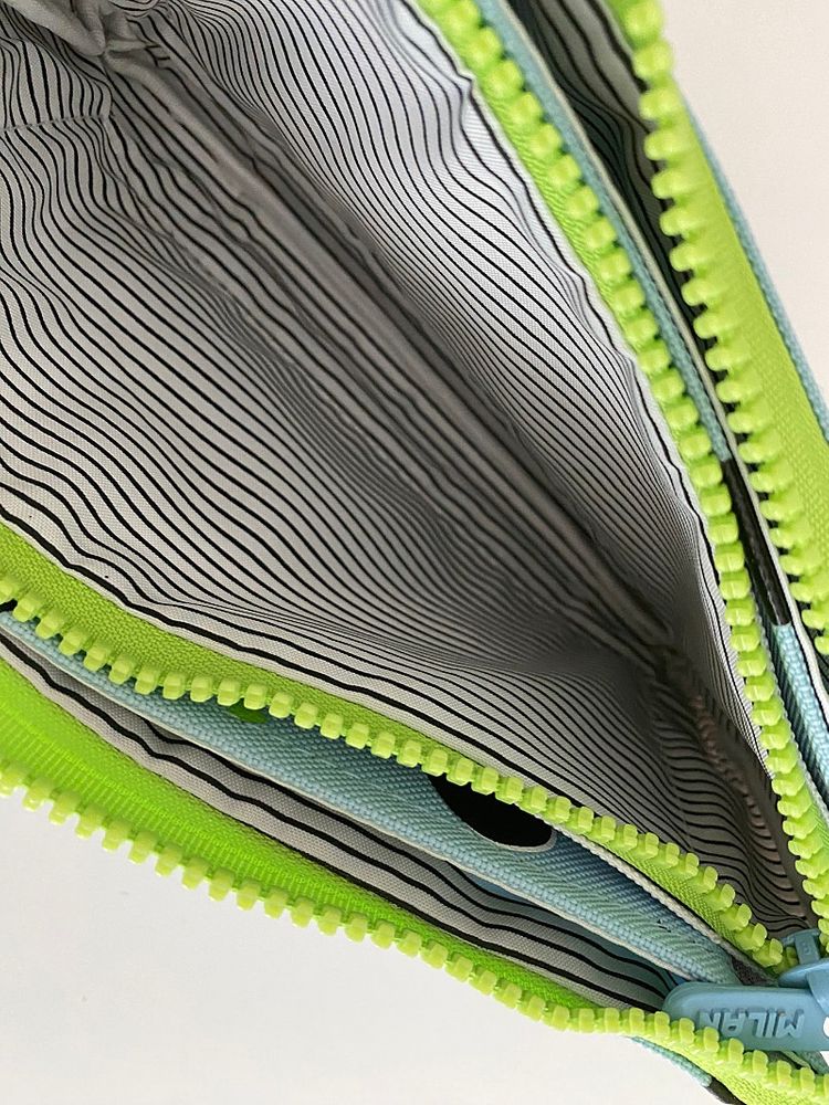 밀란MILAN 펭귄필통 판매합니다.--6