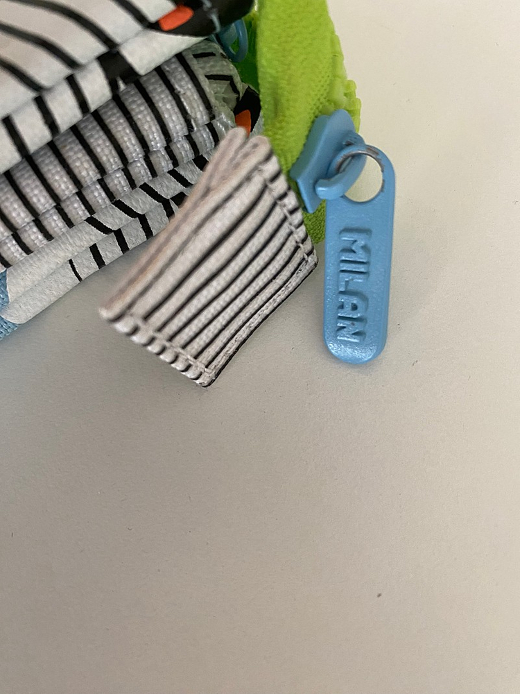 밀란MILAN 펭귄필통 판매합니다.--9