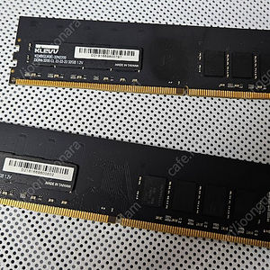 ESSENCORE KLEVV DDR4-3200 CL22 (32GB) 2개 팝니다.