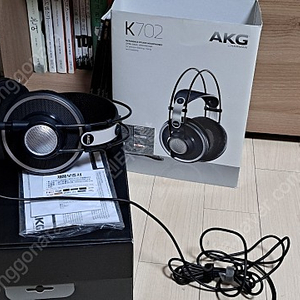 AKG K702 해드폰 판매합니다.