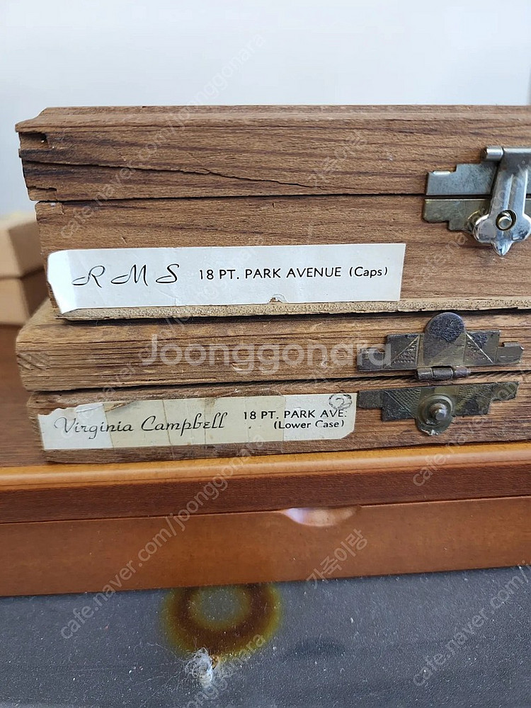 가죽공예 킹슬리 18pt 파크애비뉴 폰트--2