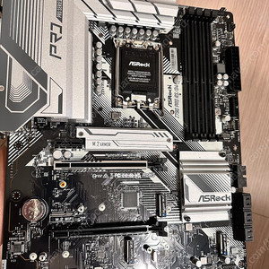 Asrock z790 pro rs/d4(리퍼) + klevv ddr4 3200 32g(16 x 2) 20에 팝니다