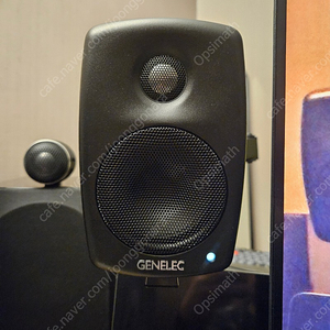 제네렉 (Genelec) G1 블랙 민트급 + 책상 거치대 팝니다.