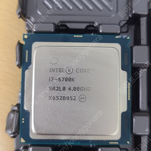 인텔 CPU i7 6700k 1개 팝니다