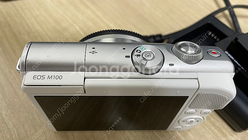 캐논 EOS M100 번들셋 미러리스 판매합니다.--3