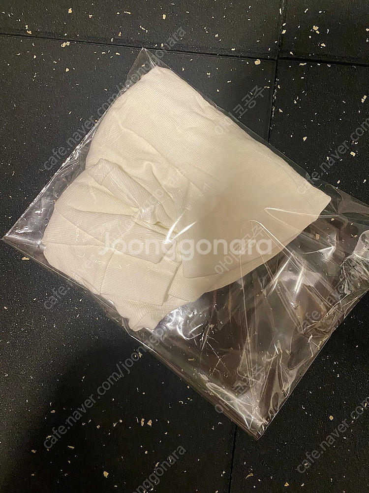 잇존어패럴 커버업 화이트--1