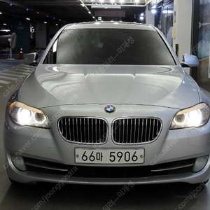 [BMW]5시리즈 (F10) 525d xDrive l 2013년식 l 198,460km l 은색 l 899만원 l 이재성