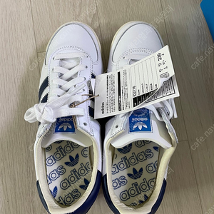 ADIDAS 아디다스 괌 GUAM 화이트 다크블루 ID2110