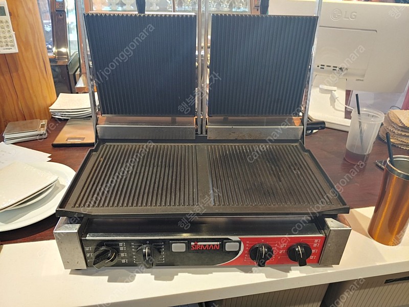 설먼 파니니그릴