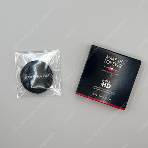 메이크업포에버 UHD 프레스드 파우더 새제품 판매합니다 (퍼프포함)