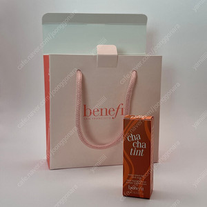 베네피트 차차틴트 새제품 판매합니다 (선물박스 포함)