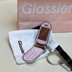 Glossier 글로시에 키링 판매합니다