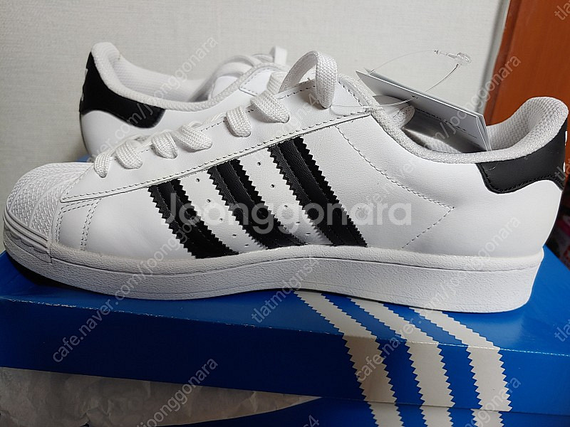 아디다스 슈퍼스타 270mm(신상품, 화이트에 검정색 삼선, 가장 기본색상모델)--4