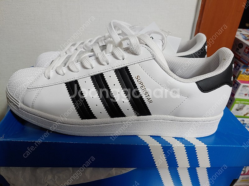 아디다스 슈퍼스타 270mm(신상품, 화이트에 검정색 삼선, 가장 기본색상모델)--5