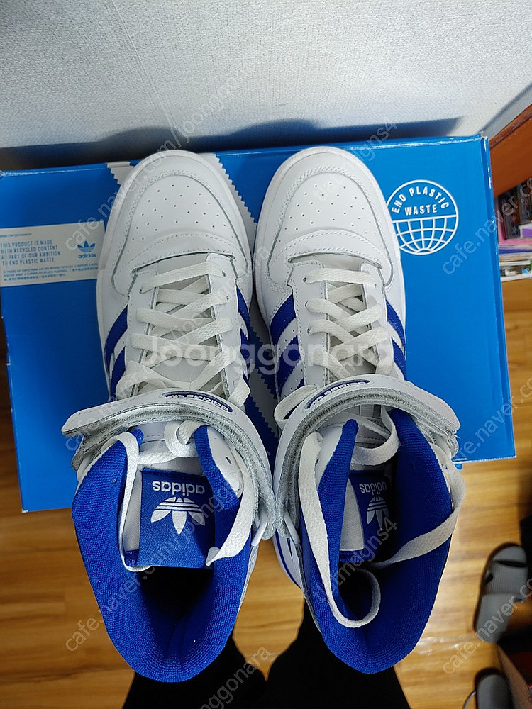 아디다스 포럼 미드 270mm(새상품, 화이트에 블루삼선)--2