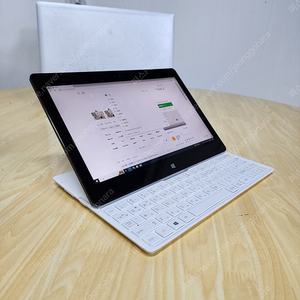 LG 탭북 11T540모델 판매 합니다.