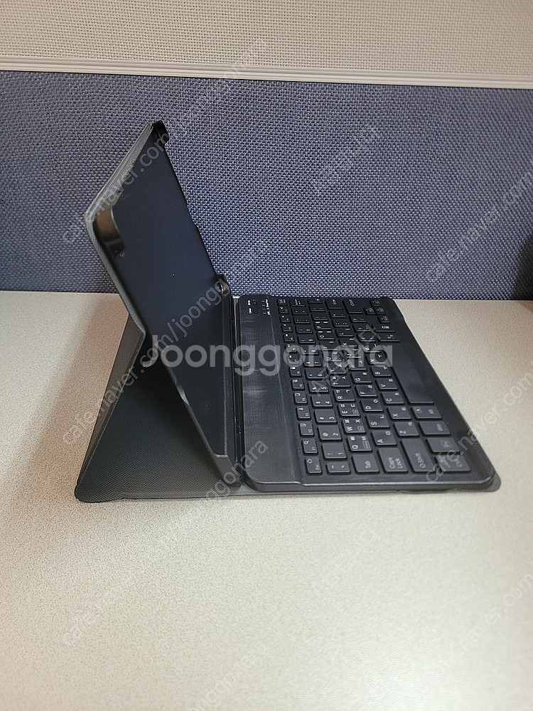 갤럭시탭S6 블루투스 키보드 케이스 팝니다.--1