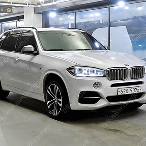 BMWX5 (F15) xDrive M50d중고차 할부 리스 카드 전액할부 중고차할부 가능합니다