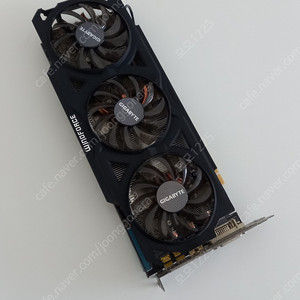 r9 280x 기가바이트 3팬 팝니다.