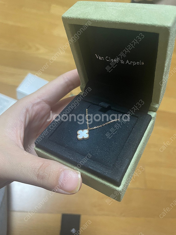 반클리프 스윗 알함브라 목걸이--1