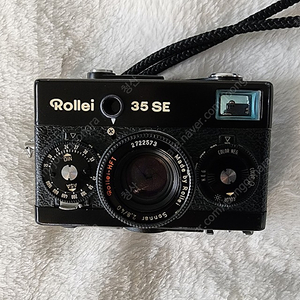 Rollei 35SE