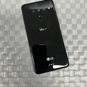 LG V50 128기가 블랙 액정미세파손 기능정상 8만원 판매합니다