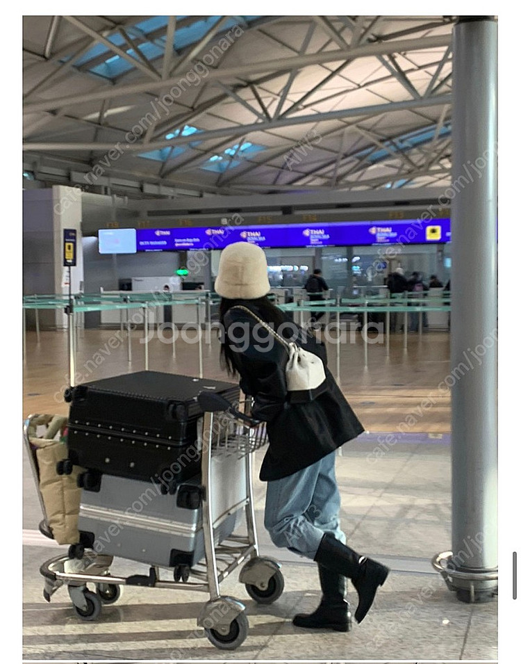 (택달린 새상품) 바이무드 히어 레더 무스탕--1