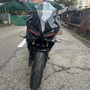 의정부 22년식 신차급 cbr650r 팝니다