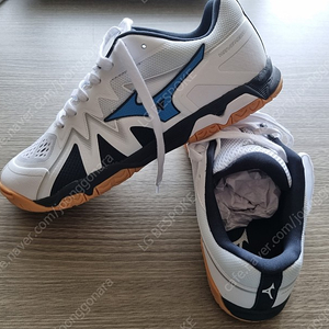 미즈노 웨이브 메달 라이즈 탁구화