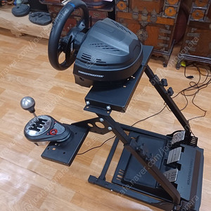 트러스트마스터 T300RS gt(3페달) + Th8a(시프터) +거치대 팝니다.