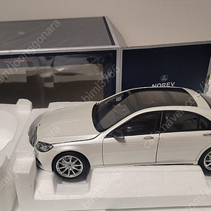 1:18 NOREV / MERCEDES BENZ S CLASS W222 / WHITE METALLIC / 노레브 벤츠 S 화이트 흰색 메탈릭 판매합니다.