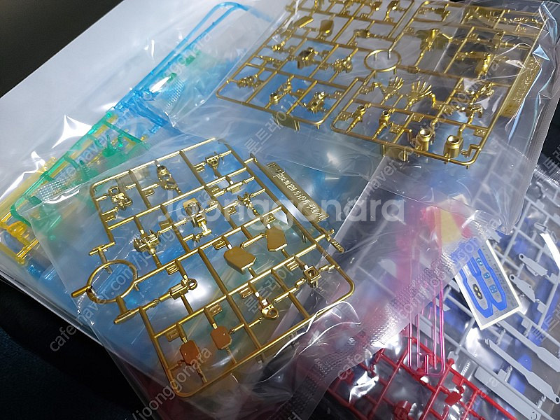 HG 스트라이크 프리덤 빛의 날개 DX 에디션 판매--1