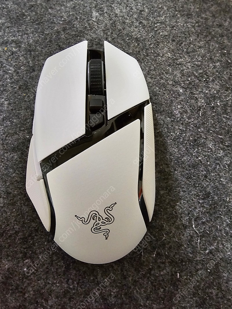 레이저 바실리스크 v3 pro white edition + 충전 독--5