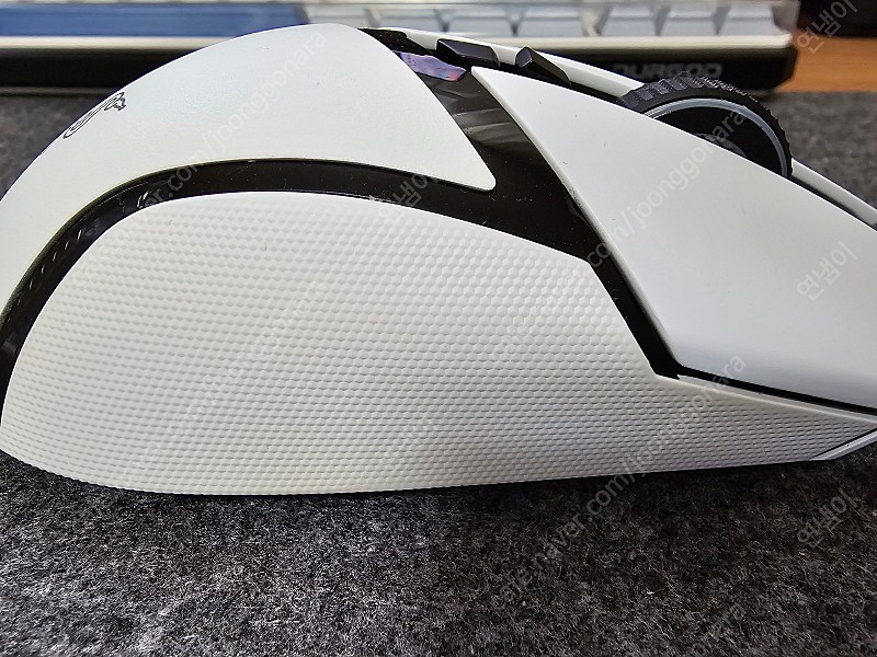 레이저 바실리스크 v3 pro 마우스+충전독--2