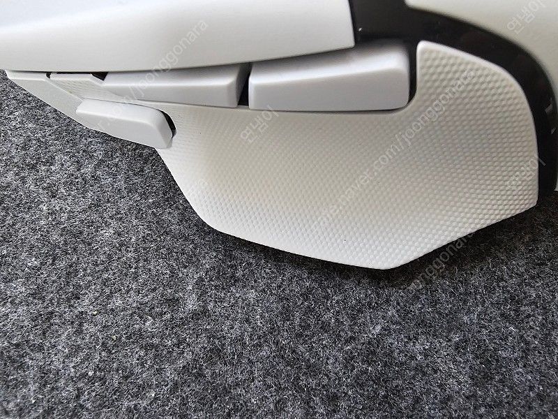 레이저 바실리스크 v3 pro 마우스+충전독--4