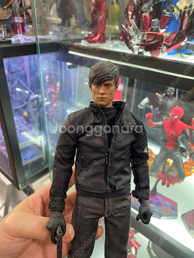 플레이토이 힛걸 , 이병헌 커스텀 피규어 팝니다.--1