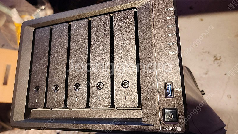 시놀리지 ds1520+ 시게이트 3TB 5개 70만원--5