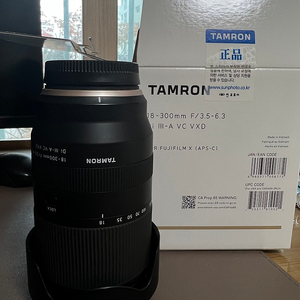 TAMRON 18-300mm F/3.5-6.3 Di III-A VC VXD for FUJIFILM X ( APS - C) 판매합니다.(후지 X마운트)