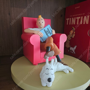 한정판)Tin tin at home 쇼파에 앉은 땡땡과 밀루