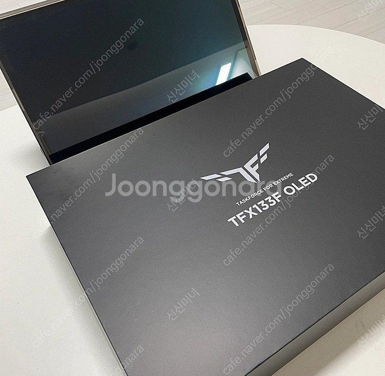 한성 oled 올레드 13.3인치 포터블 모니터 팝니다...--3