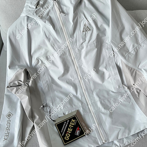 [새상품] Nike ACG Storm-Fit ADV Chain of Craters Jacket Summit White