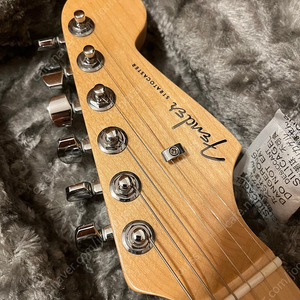 Fender American Elite Stratocaster HSS Shawbucker 팝니다