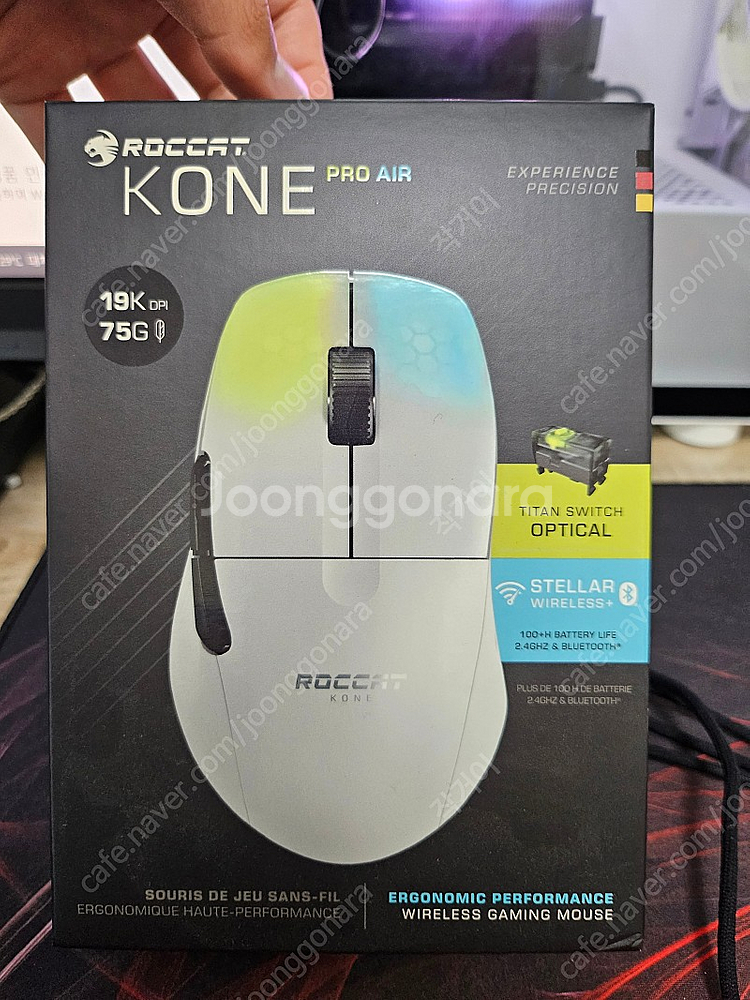 로켓 콘프로 에어 무선마우스 팝니다. (ROCCAT K...--0
