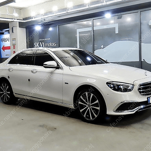 벤츠E클래스 W213 E300e 4MATIC 익스클루시브